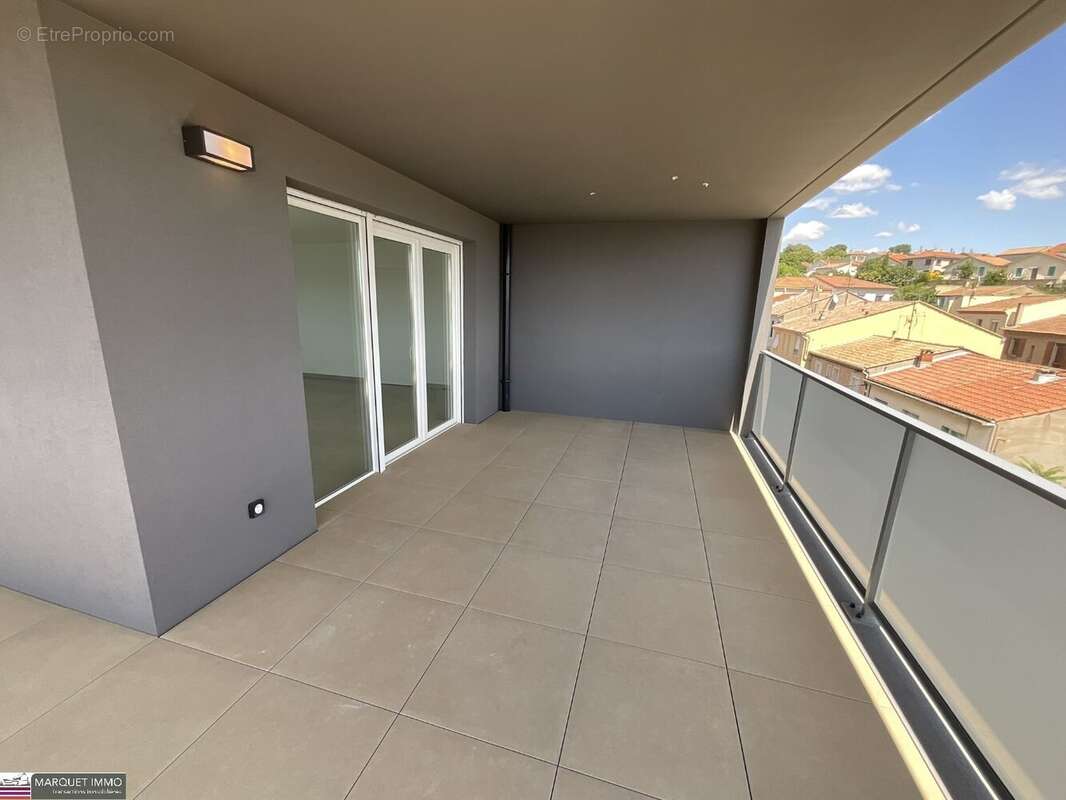 APT T3 offrant 68 m² avec terrasse 29 m² et parking au 3° étage avec ascenseur... - photo 11
