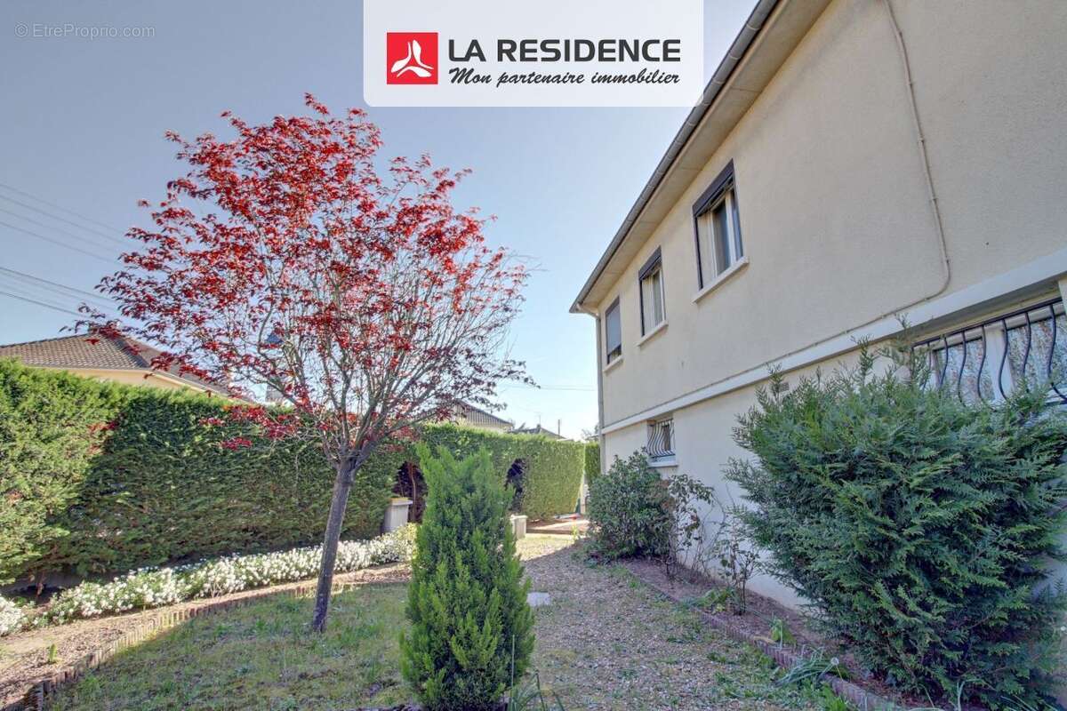 Maison à LES MUREAUX