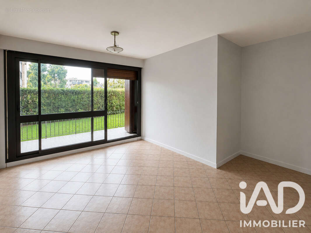 Appartement 68 m² à Fontenay-Le-Fleury  - photo 3