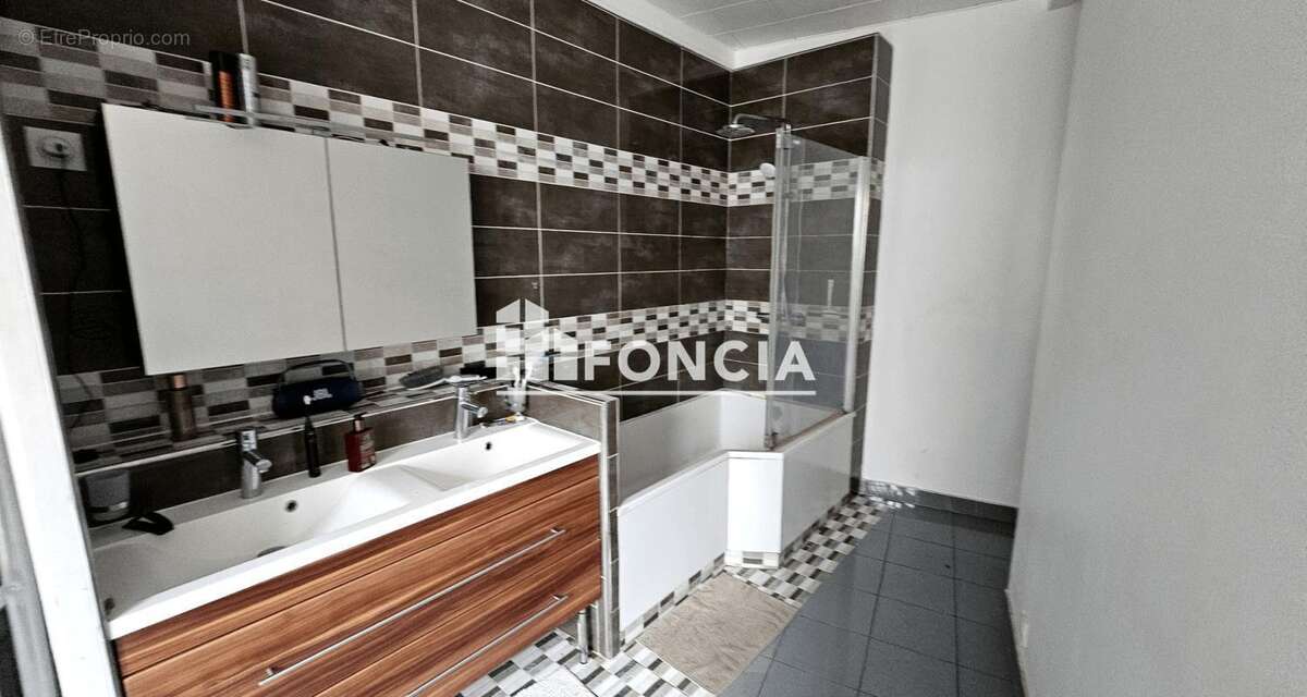 Appartement à AUBERVILLIERS