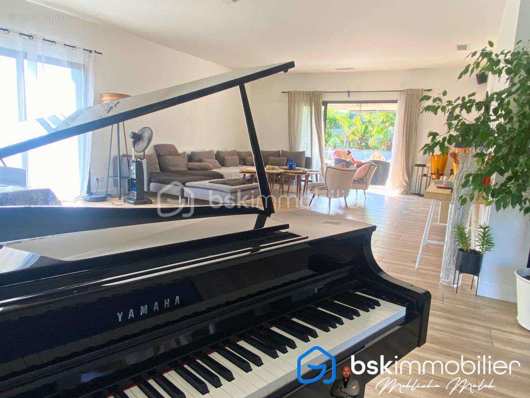 Maison à SAINT-JEAN-DE-VEDAS