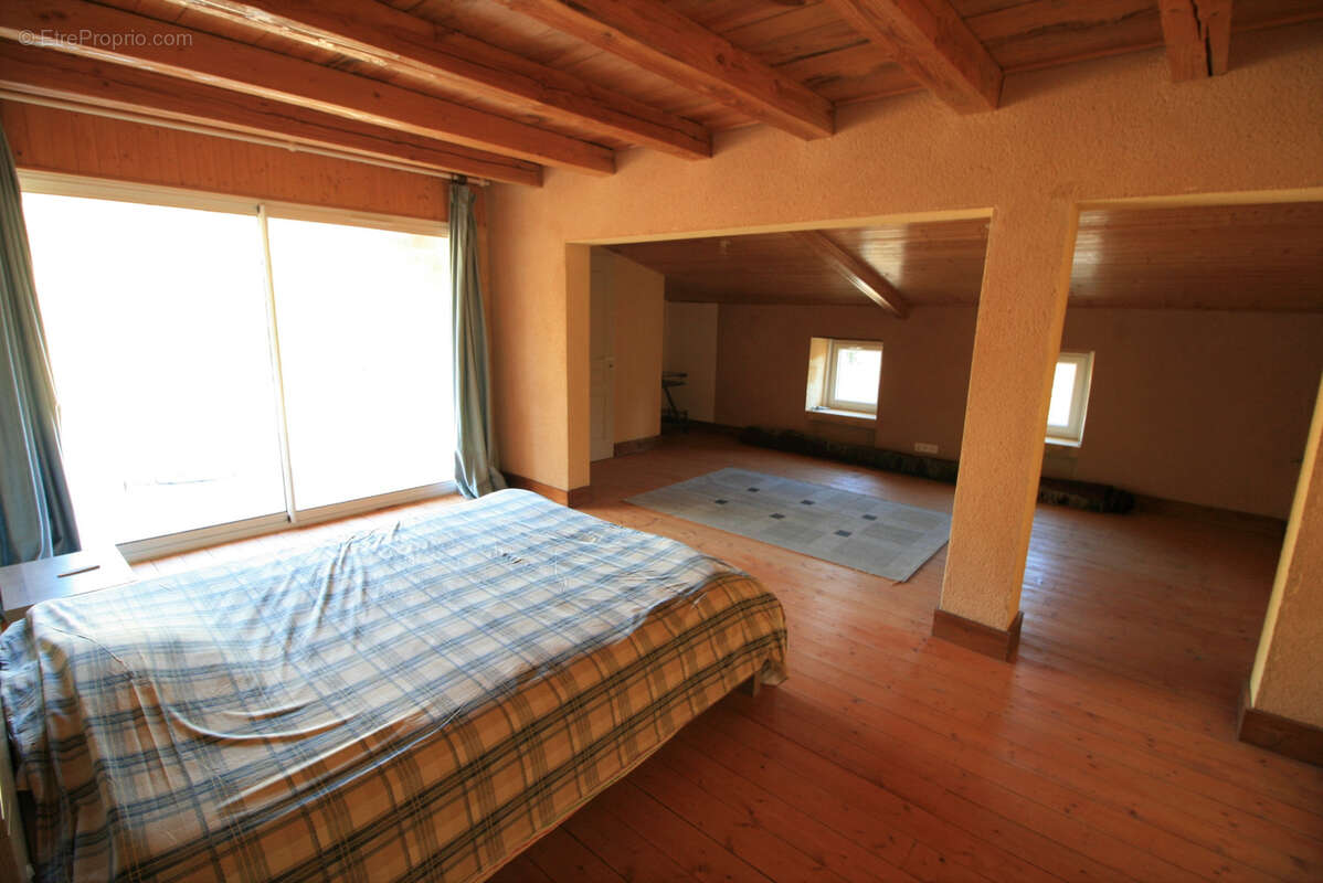  Maison en pierre six chambres deux bureaux - photo 21