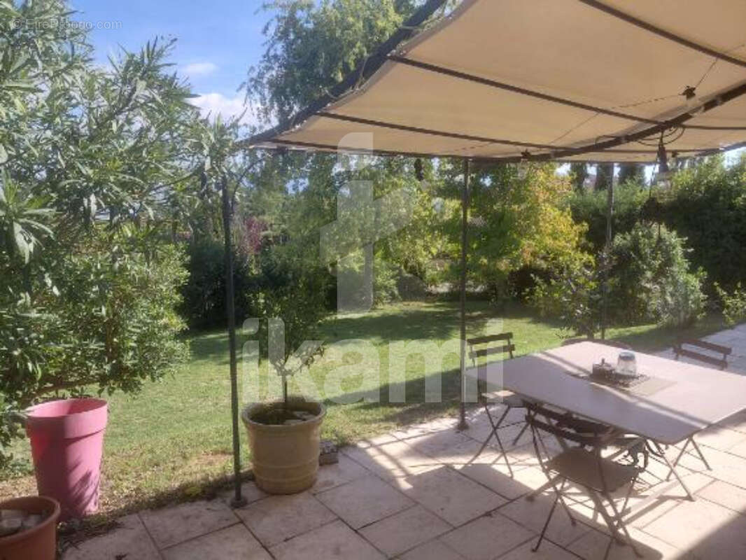 Maison à GENISSIEUX