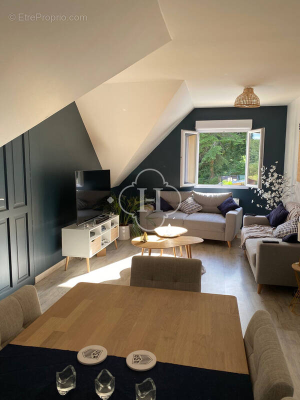 Appartement à JOUY-MAUVOISIN