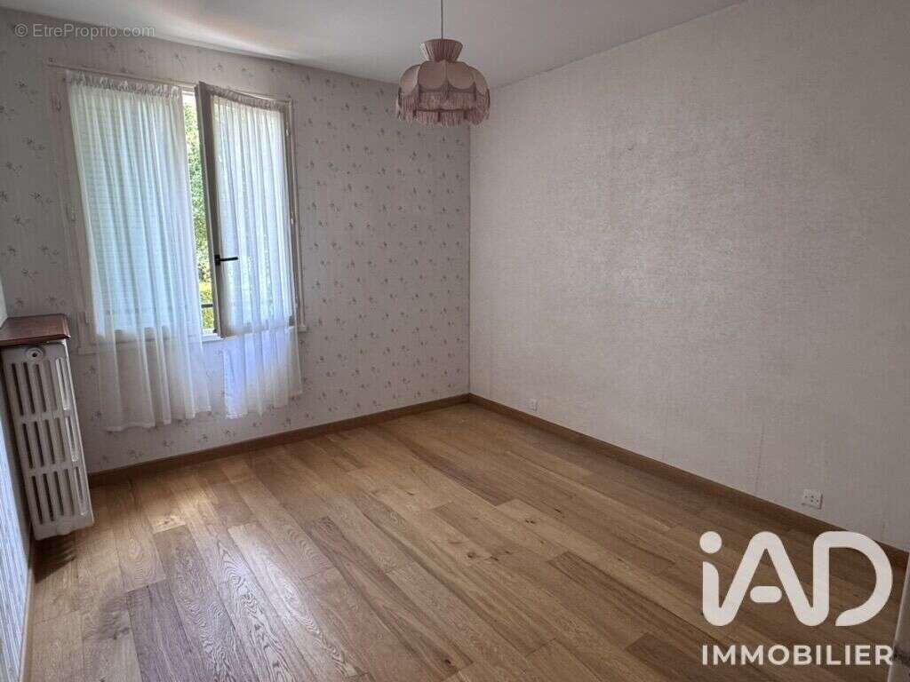 Maison 99 m² à Saint-Clement  - photo 7