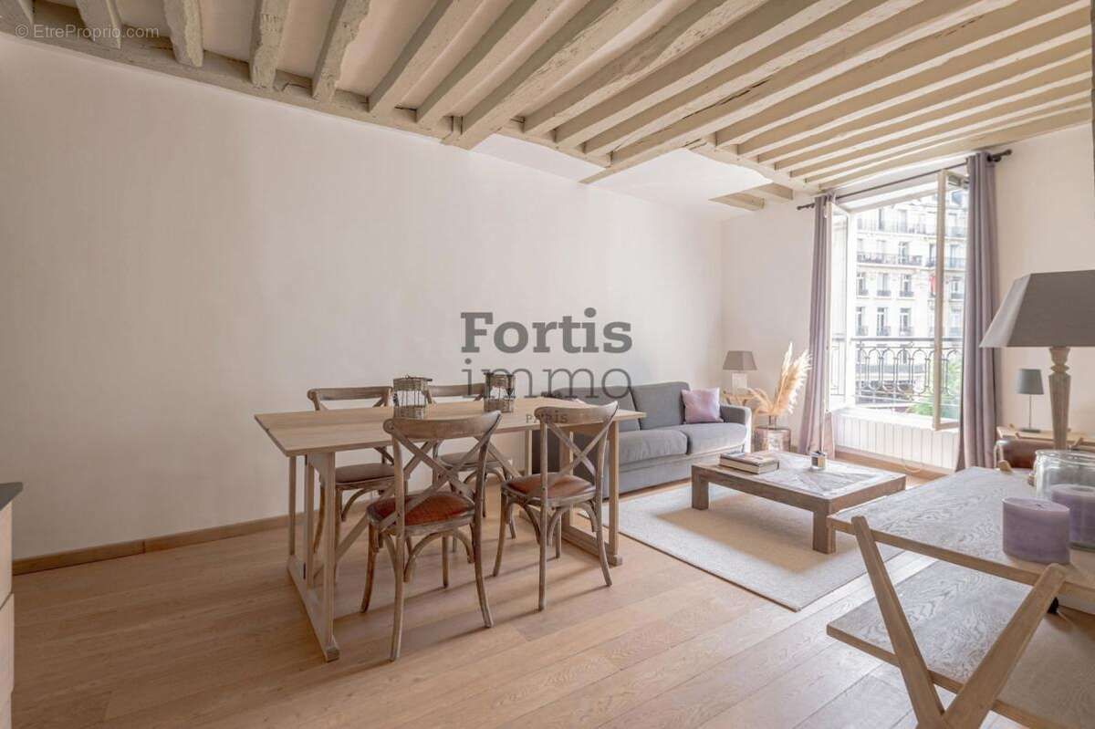 Appartement à PARIS