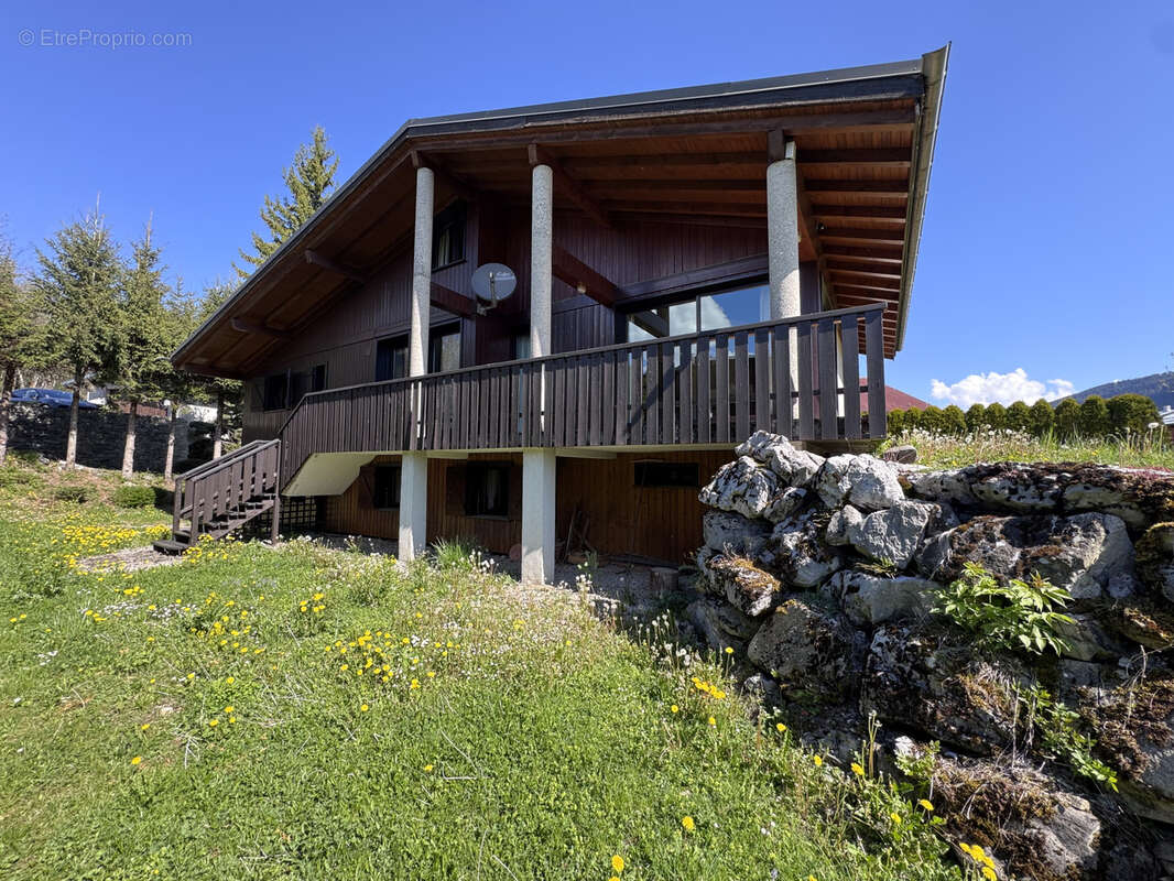 Maison à ARACHES-LA-FRASSE