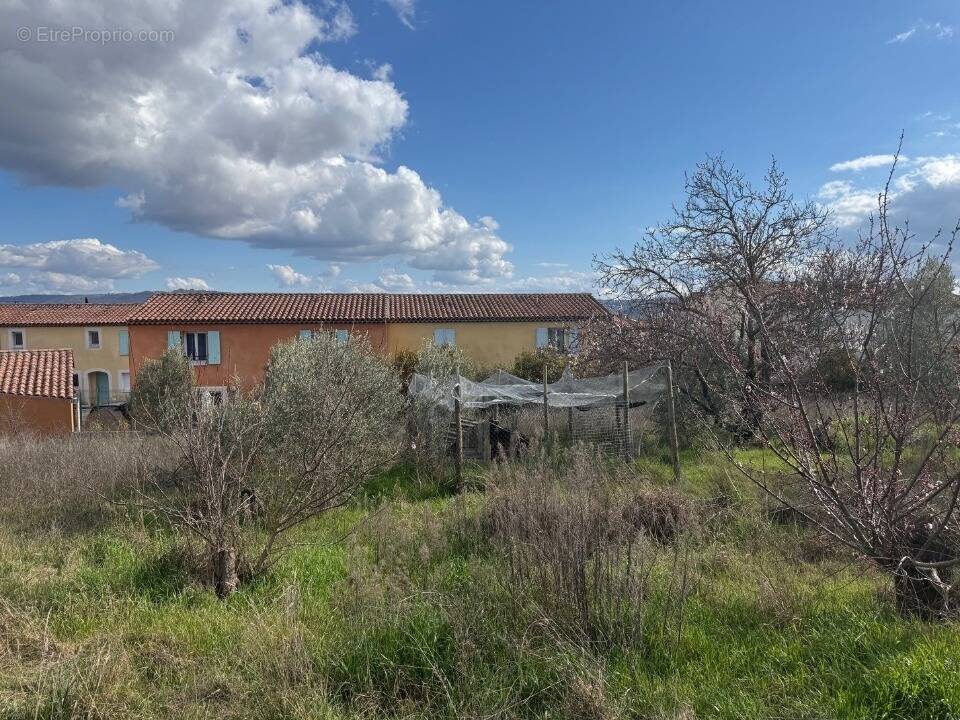 Terrain à VILLENEUVE