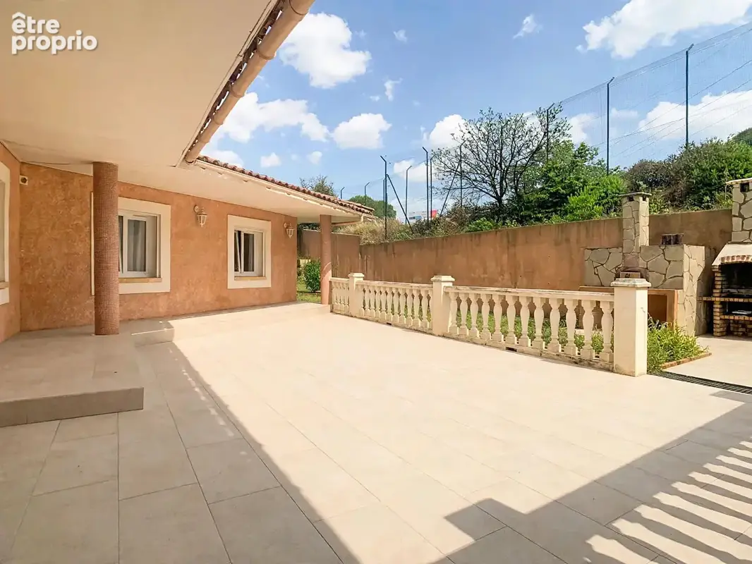 Maison familiale de plain-pied 135 m² à ISTRES - Terrain 800 m² - 4 chambres - Garage 36 m² - photo 5
