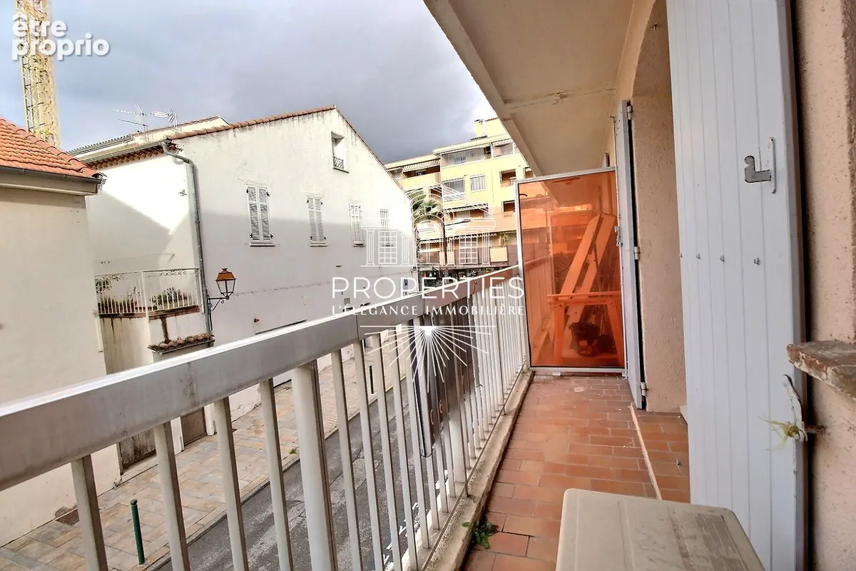 Sainte-maxime - centre ville - studio bon etat - 31m² - balcon - ascenseur - cave - photo 6