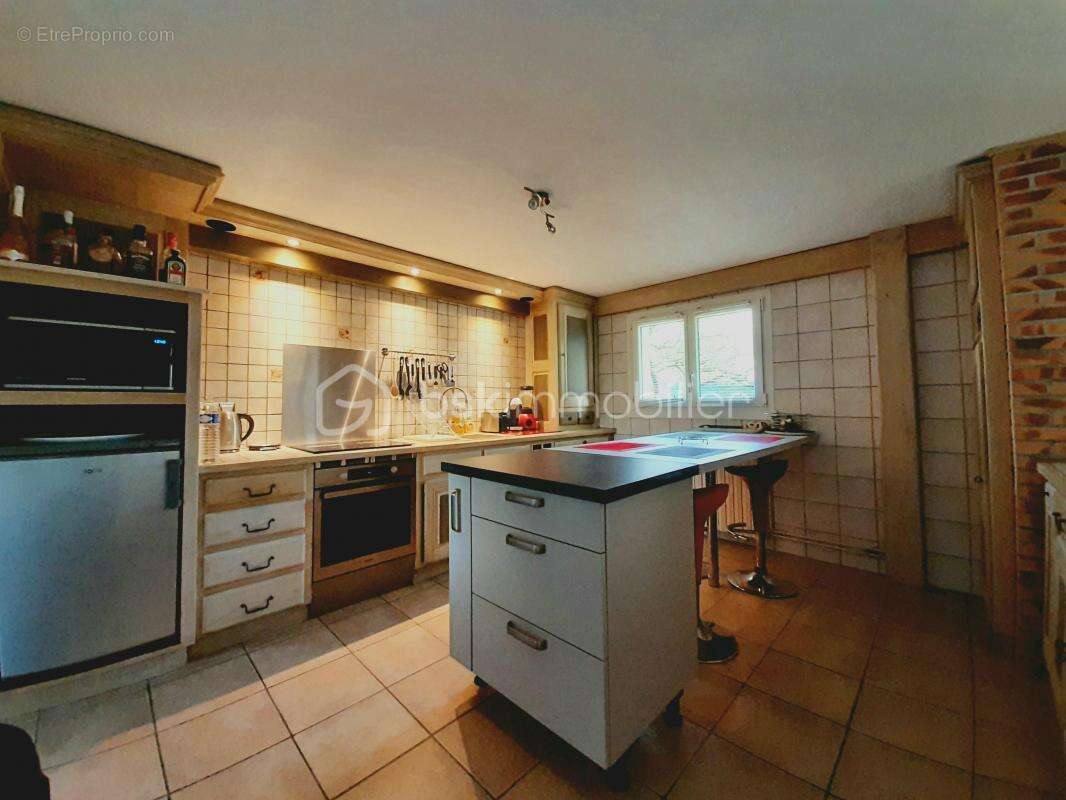 Maison à CHAILLAC-SUR-VIENNE