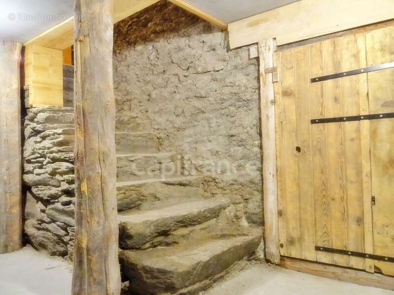 En Savoie (73), à vendre Vallée de La Maurienne, maison P8 rénovée, cave, voutes, terrain, combles, stations de ski, 3 vallées - photo 18