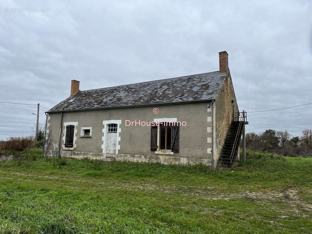 Maison à THEVET-SAINT-JULIEN