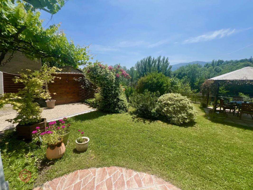 Maison à SAINT-PIERRE-DE-RIVIERE