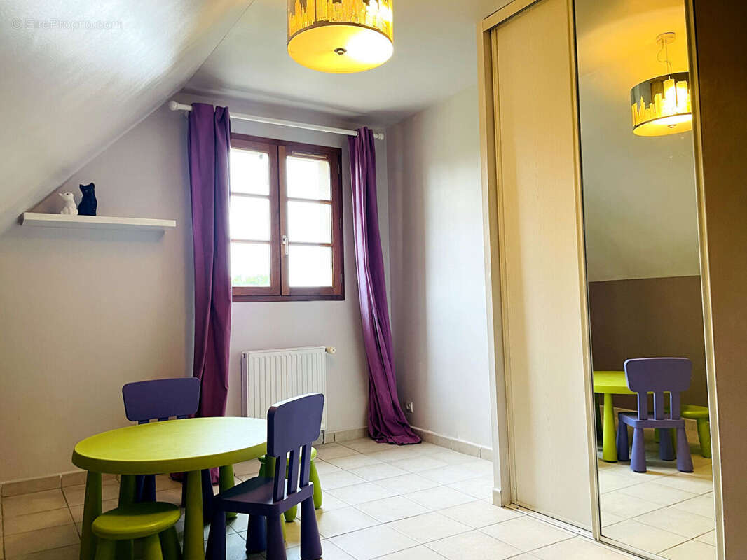 Maison à CIVRAY-SUR-ESVES