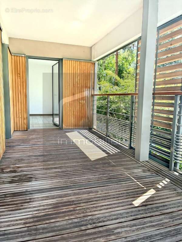 Appartement T3 de standing de 72 m² avec terrasse  Annecy Albigny  À deux pas du lac - photo 2