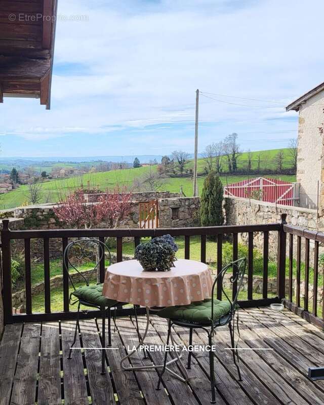 Maison à VILLECHENEVE