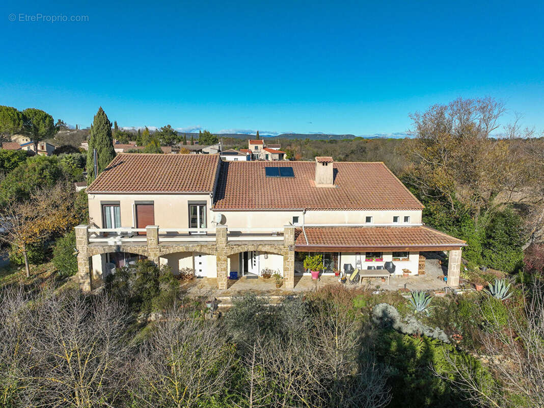 MONTPELLIER A 27 KM Grande propriété de 368 m² , 5000 m²,  dans un environnement privilégié - photo 2
