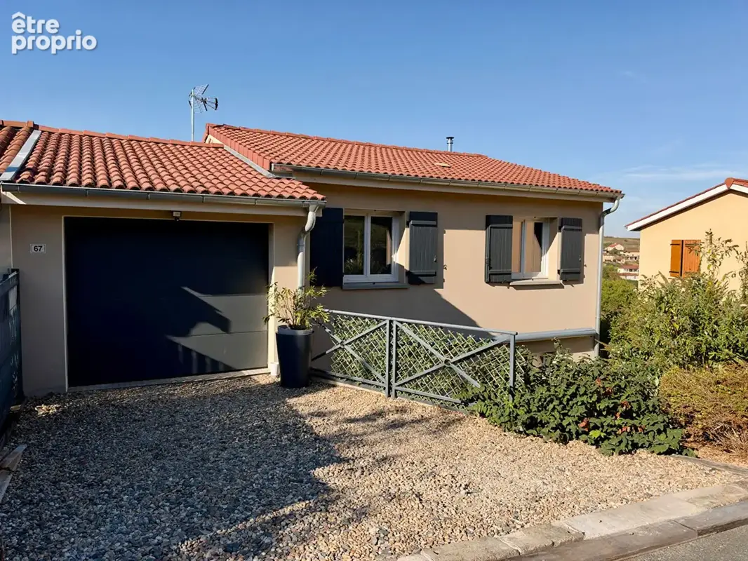 Pouilly-le-Monial, Maison récente avec 3 chambres, jardin et garage - photo 11