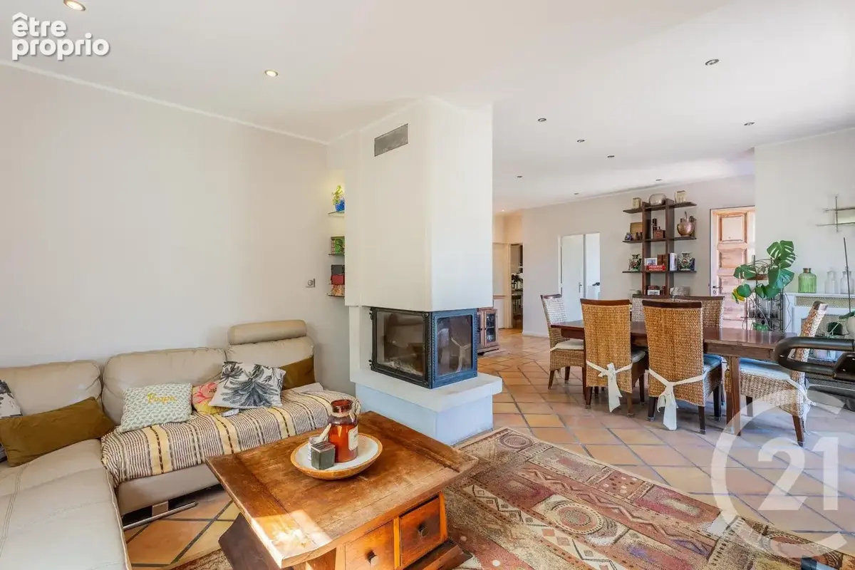 Maison 5 pièces 121 m² à vendre à Nice (06000) - photo 3