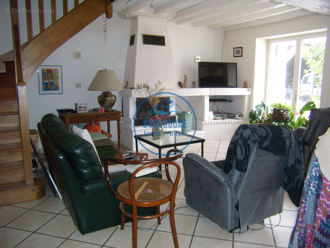 Maison à VARENNES-LE-GRAND