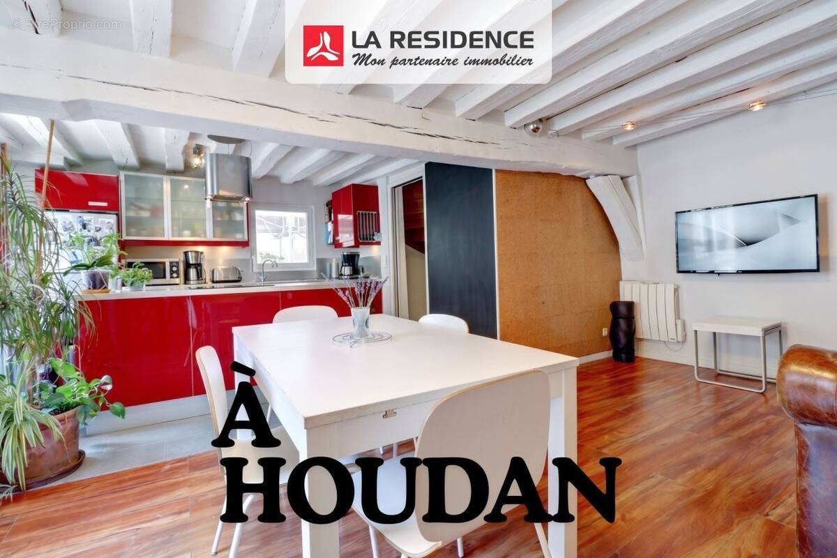 Maison à HOUDAN