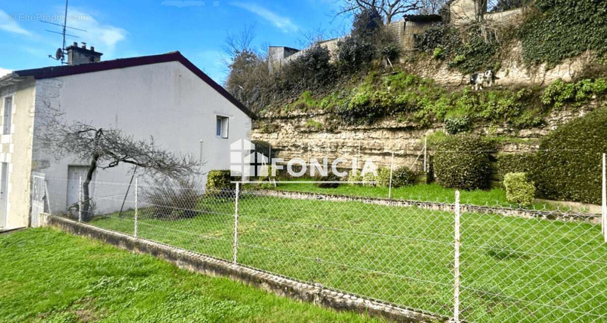 Maison à CROUTELLE