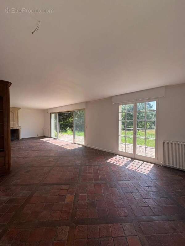 Maison à SAINT-NOM-LA-BRETECHE