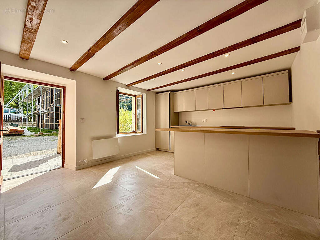 Appartement à LATHUILE
