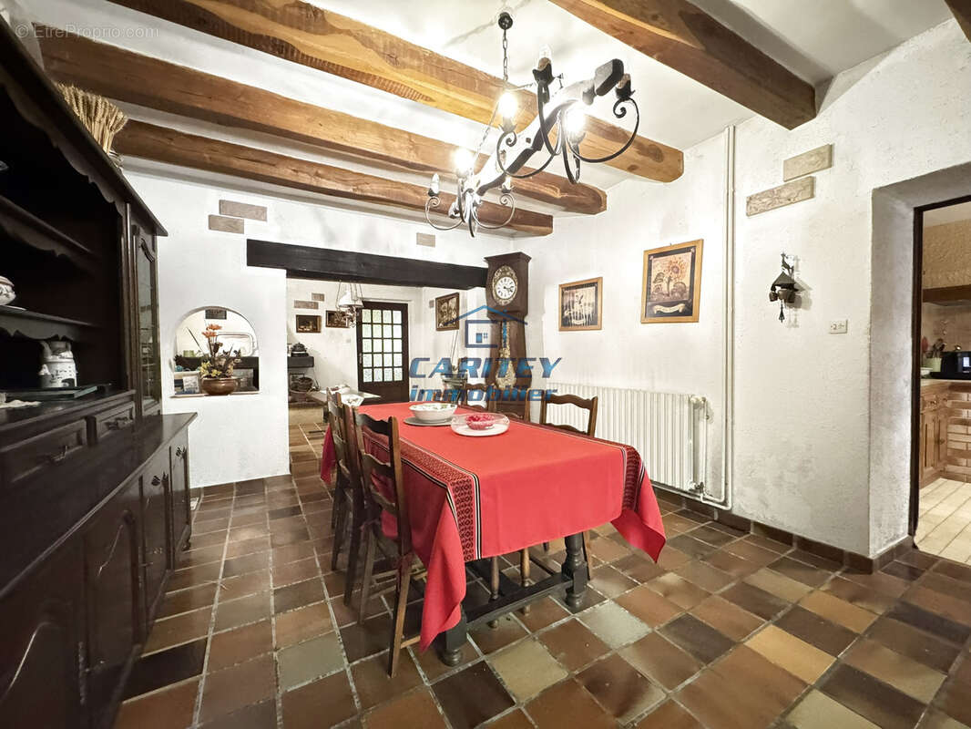 Maison à LA LANTERNE-ET-LES-ARMONTS