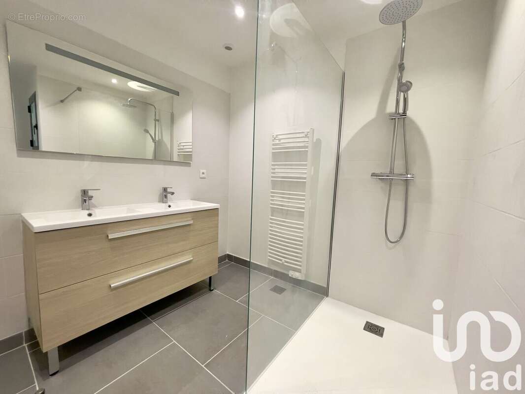 Photo 6 - Appartement à SAINTE-CECILE-LES-VIGNES