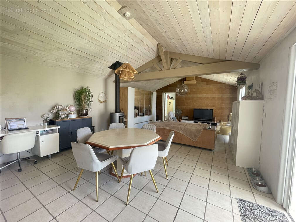 Maison à L&#039;EPINE