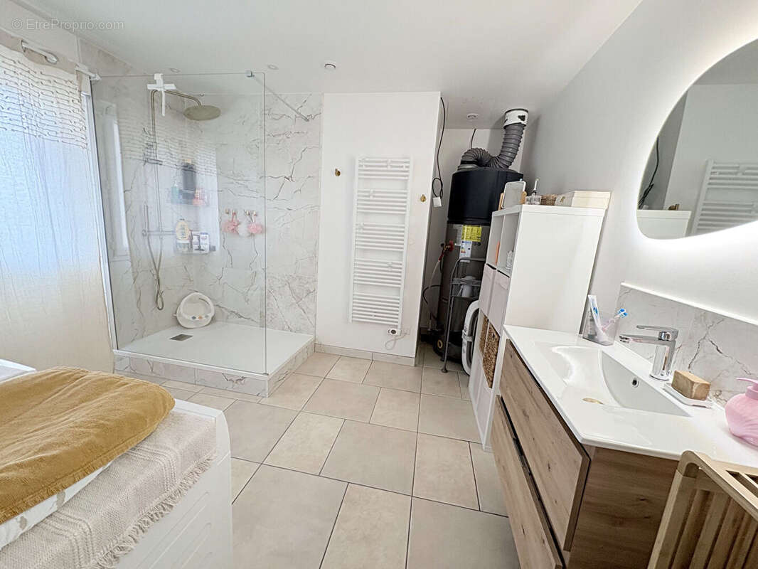 Maison de 90m² + 2 logements - 27340 - photo 5