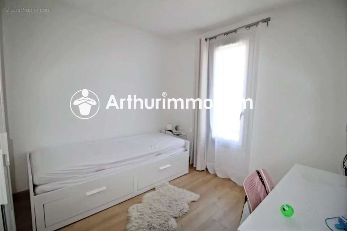 Maison à SAVIGNY-LE-TEMPLE