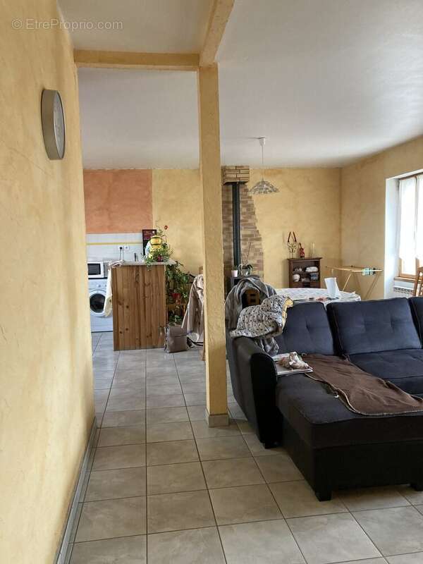 Appartement à MONTROND-LES-BAINS
