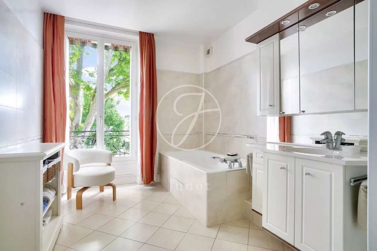 Maison à MAISONS-LAFFITTE