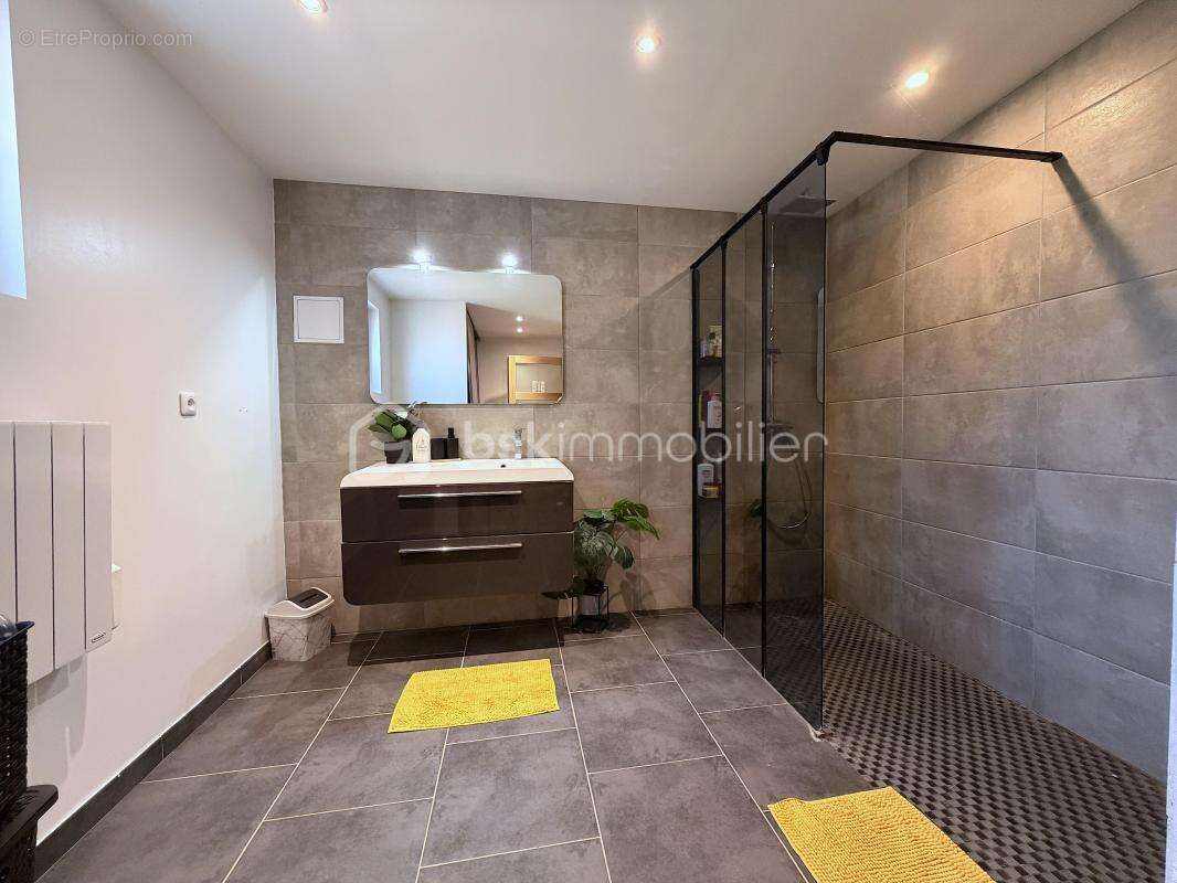 Propriété avec piscine, studio et T2 indépendant à Fabrègues --- - photo 9