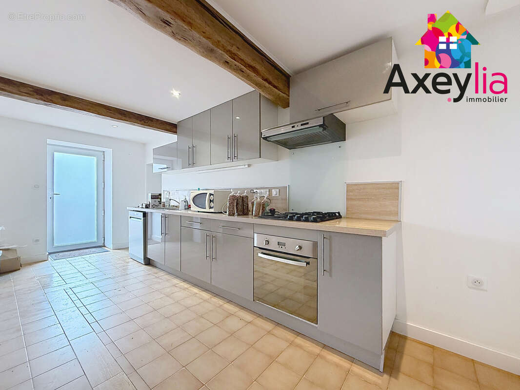 Maison à SAINT-ROMAIN-LA-MOTTE