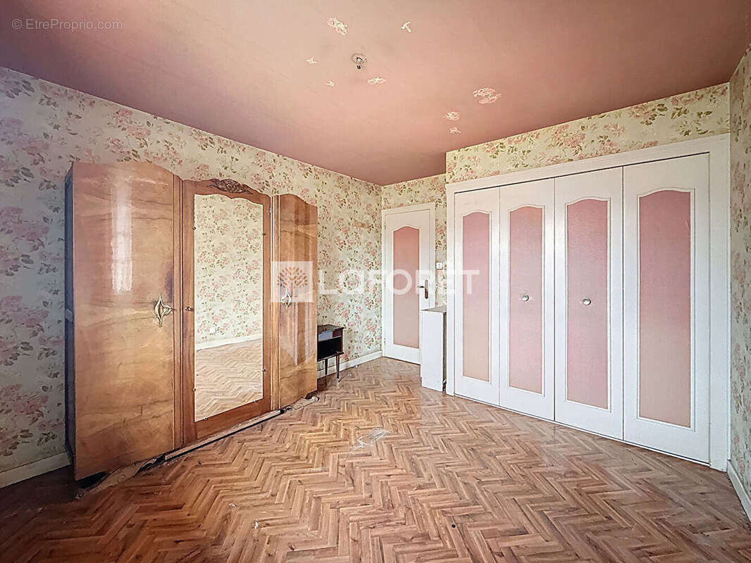 Maison à SAINT-JULIEN-SUR-REYSSOUZE