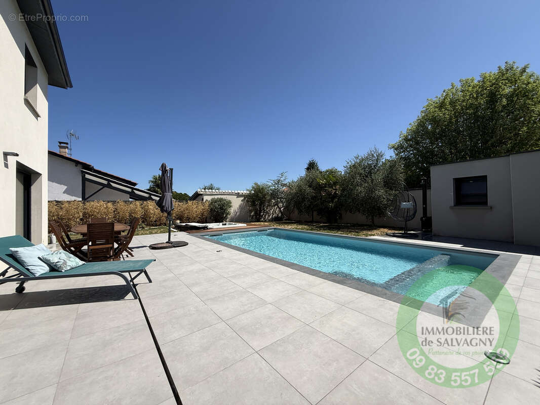 A vendre maison récente avec piscine et spa au calme - photo 2