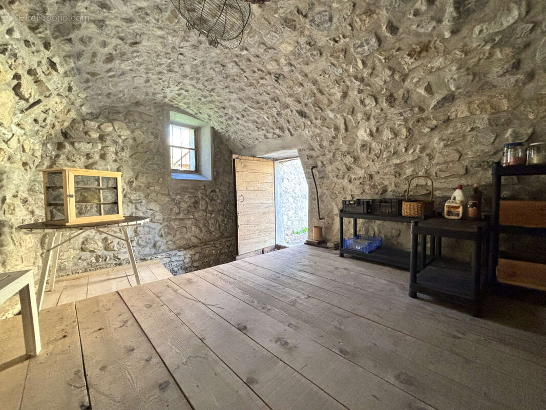 Maison à LA ROCHE-DES-ARNAUDS