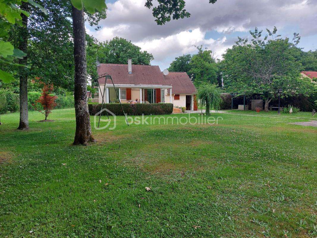 Maison à BAZOCHES-SUR-LE-BETZ