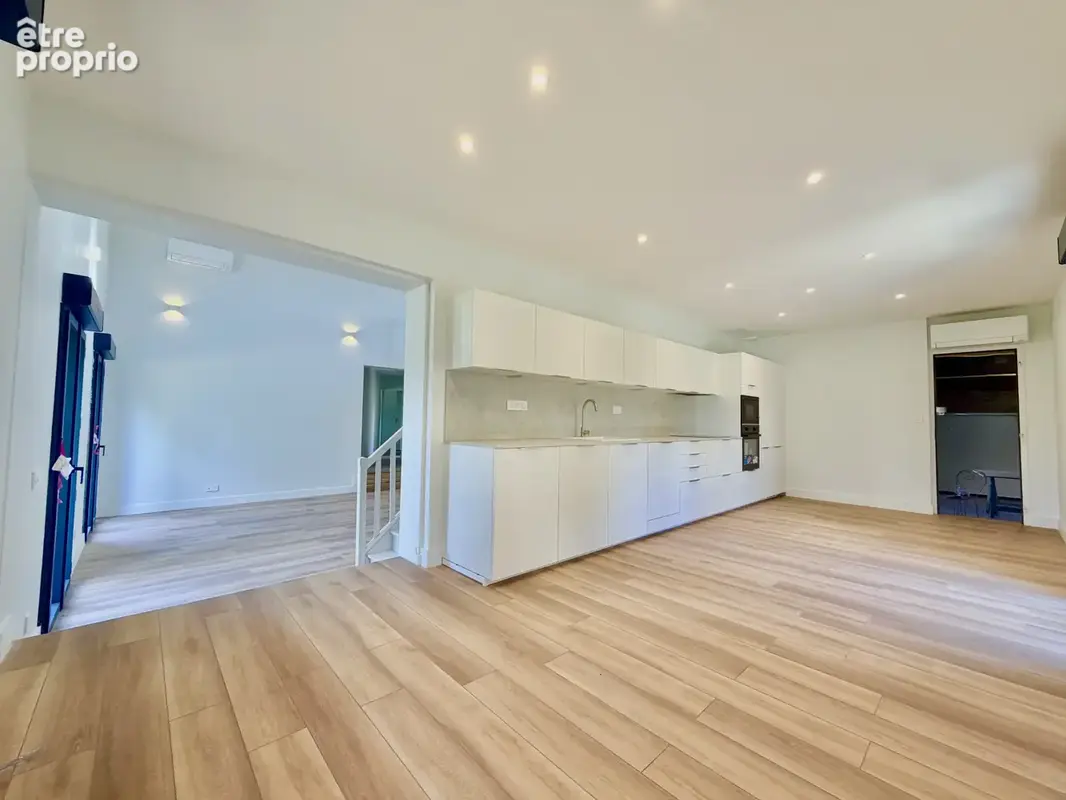 Maison Chazay Environ 175 m2 + garage de 46 m2 - photo 8