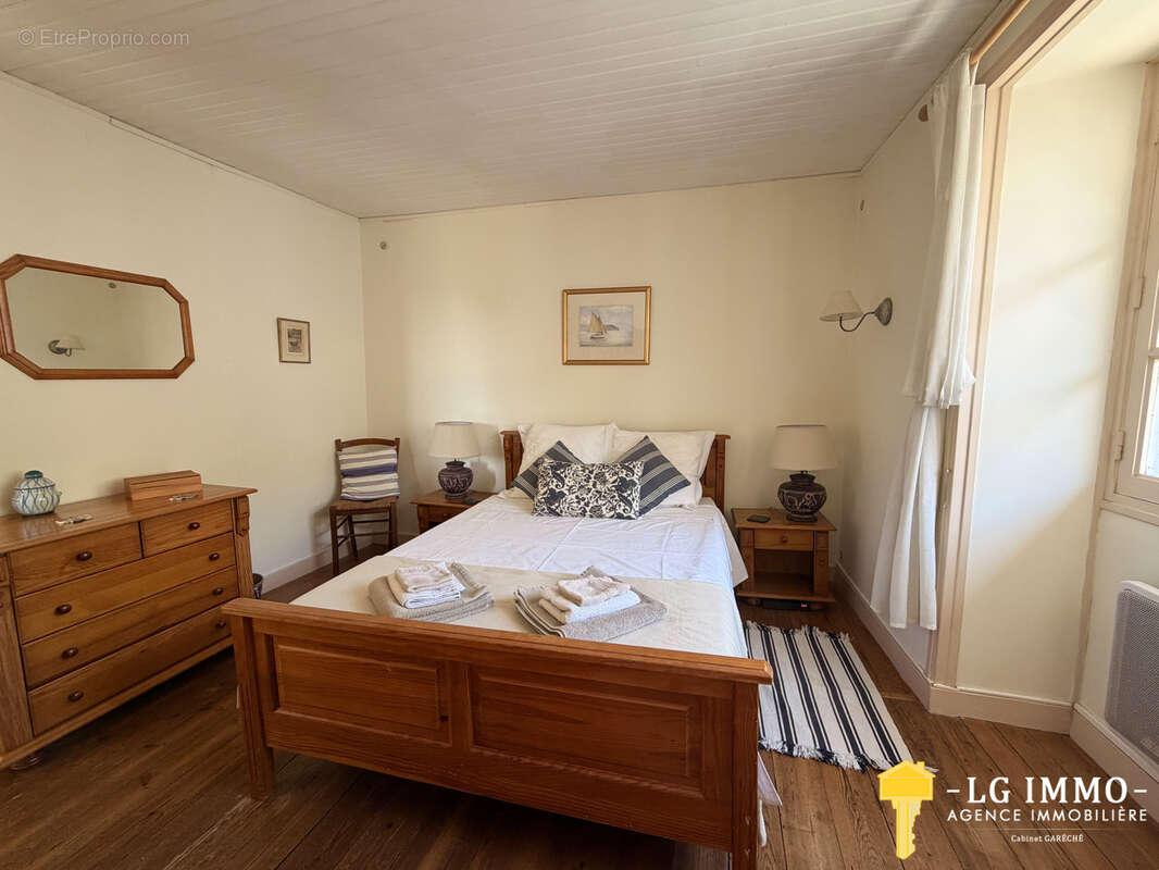 Maison à MORTAGNE-SUR-GIRONDE