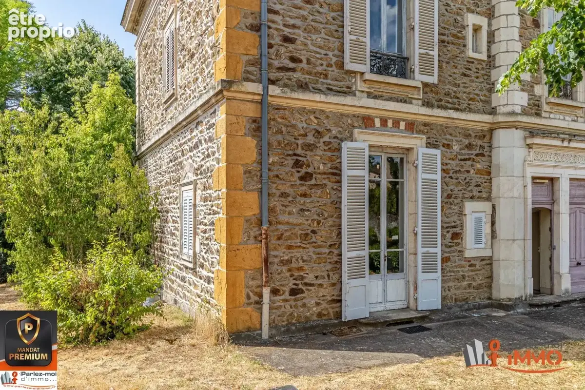 Appartement à L'ARBRESLE