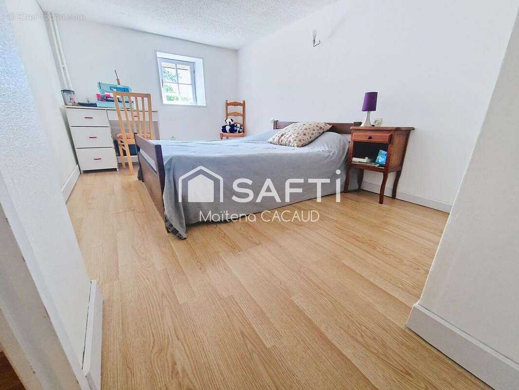 Maison 129 m² à Sainte-Severe  - photo 9