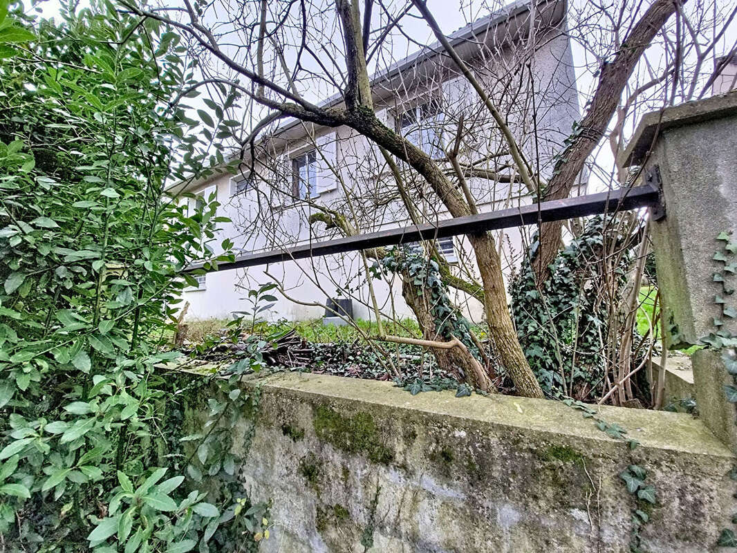 Terrain à LIMEIL-BREVANNES