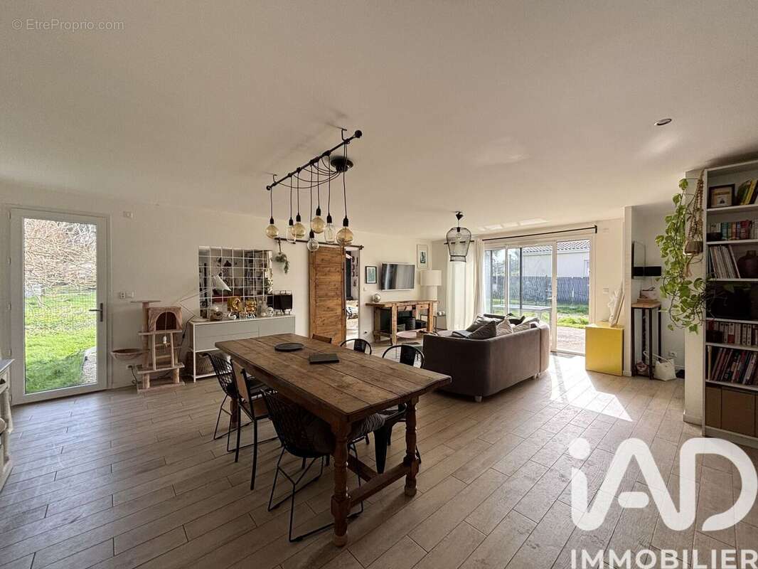 Photo 6 - Maison à MEDIS