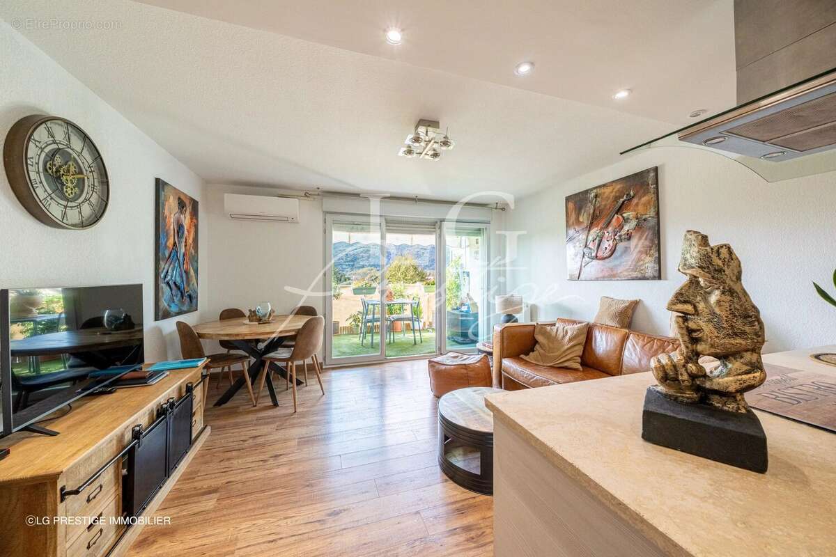 Appartement à MANDELIEU-LA-NAPOULE