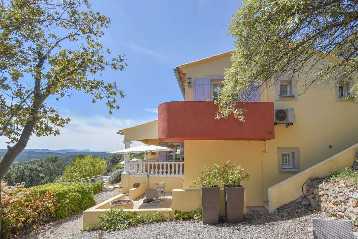 Maison à ENTRECASTEAUX